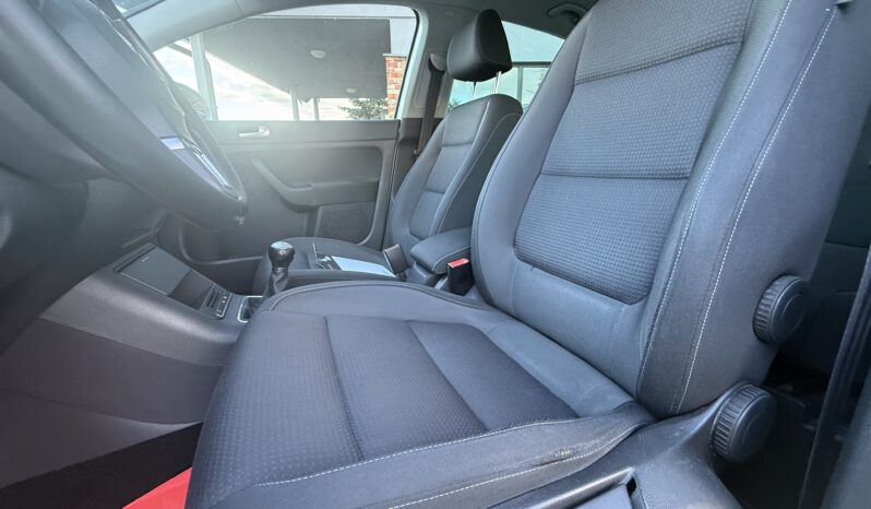
								VW GOLF PLUS pilns									