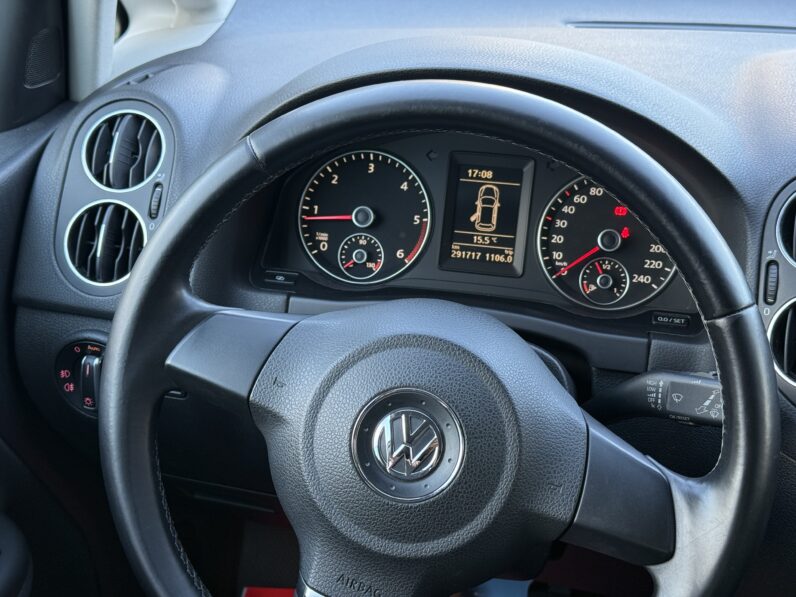 
								VW GOLF PLUS pilns									