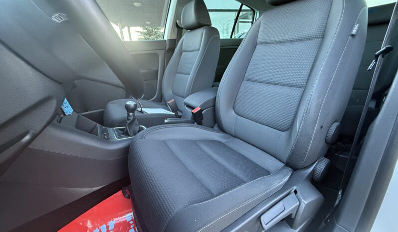 
								VW GOLF PLUS pilns									