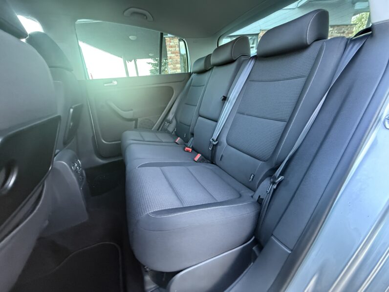 
								VW GOLF PLUS pilns									