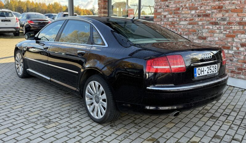 
								AUDI A8L pilns									