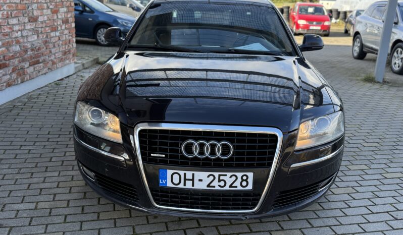 
								AUDI A8L pilns									