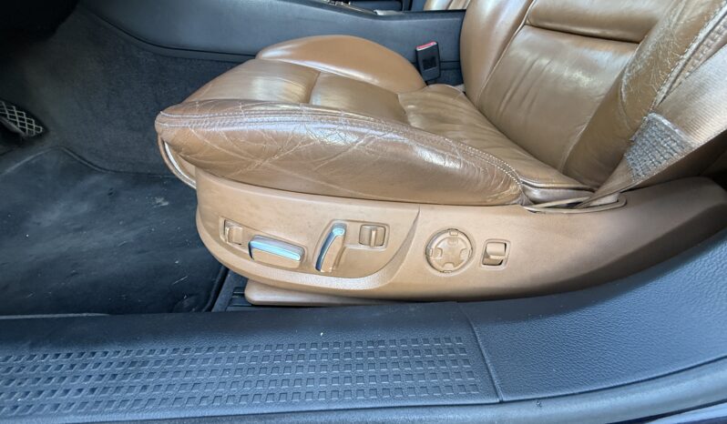 
								AUDI A8L pilns									