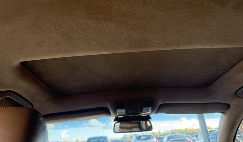 
								AUDI A8L pilns									