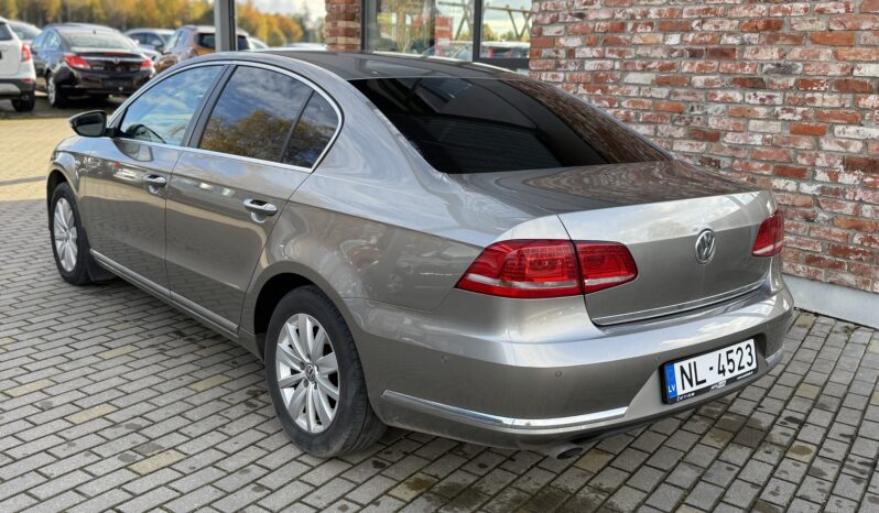 
								VW PASSAT pilns									