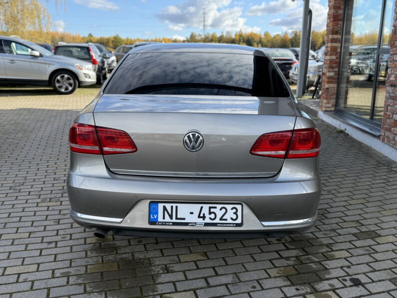 
								VW PASSAT pilns									