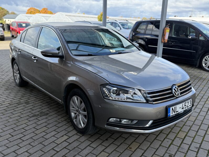 
								VW PASSAT pilns									