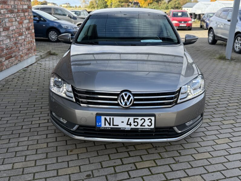 
								VW PASSAT pilns									