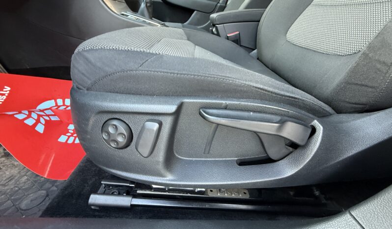 
								VW PASSAT pilns									
