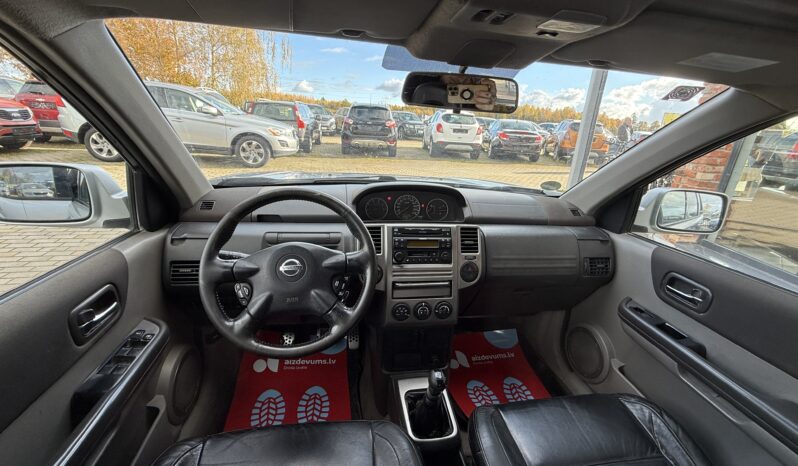 
								NISSAN XTRAIL pilns									