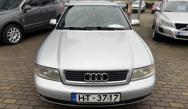 
								AUDI A4 pilns									