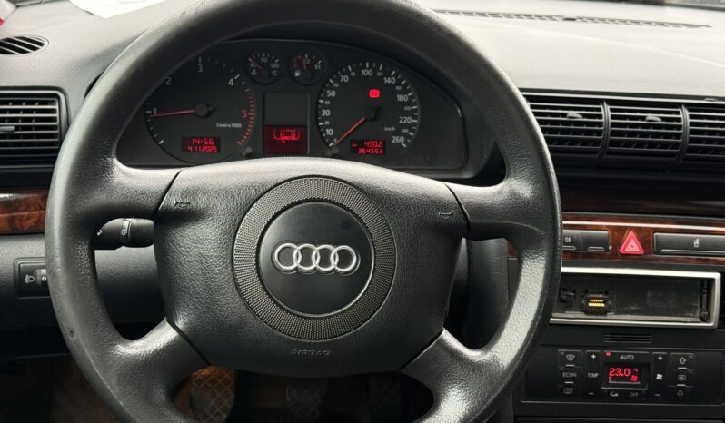 
								AUDI A4 pilns									