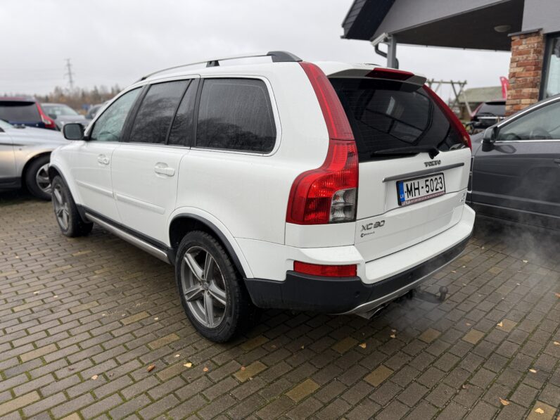 
								VOLVO XC90 pilns									