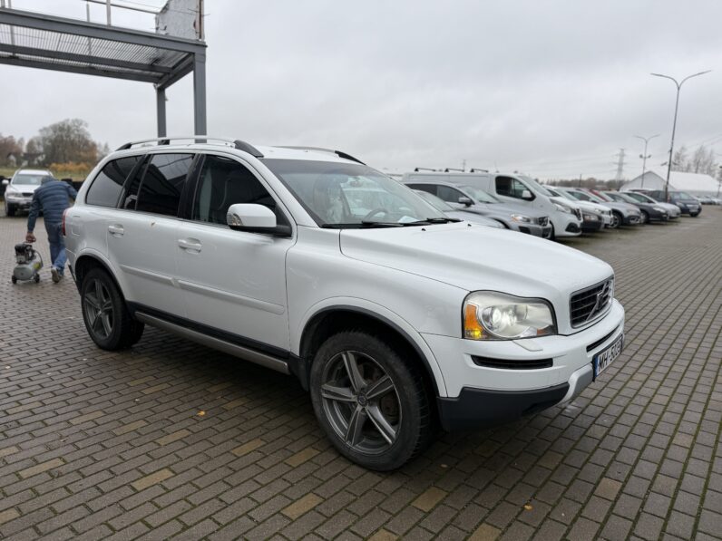 
								VOLVO XC90 pilns									