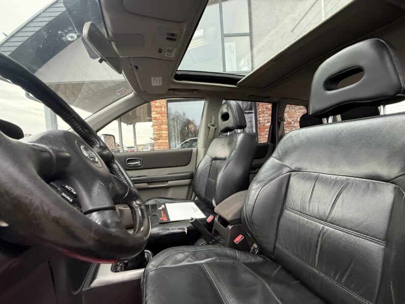 
								NISSAN XTRAIL pilns									