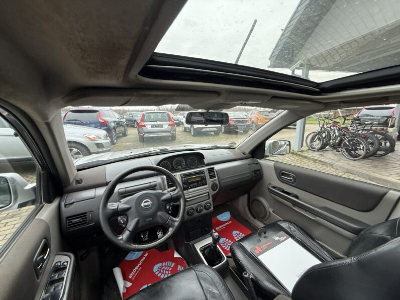 
								NISSAN XTRAIL pilns									
