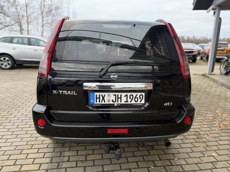 
								NISSAN XTRAIL pilns									