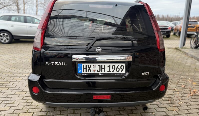 
								NISSAN XTRAIL pilns									