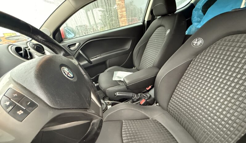 
								ALFA ROMEO MITO pilns									