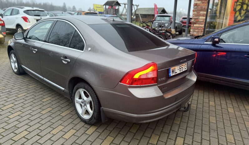 
								VOLVO S80 pilns									
