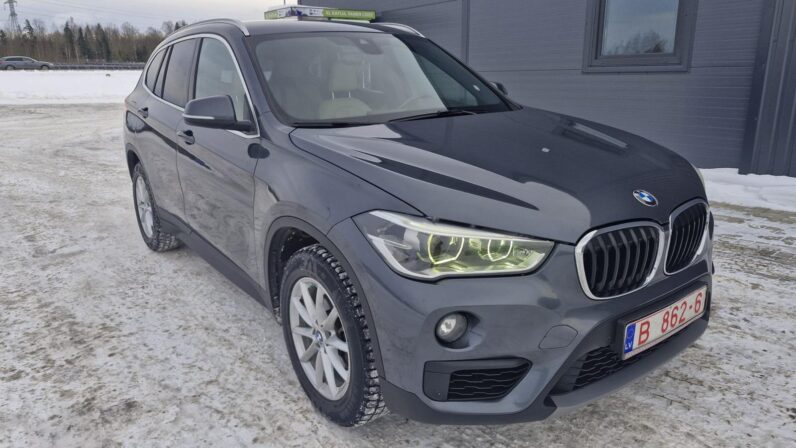 
								BMW X1 pilns									