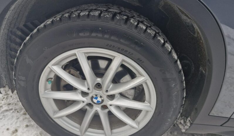 
								BMW X1 pilns									