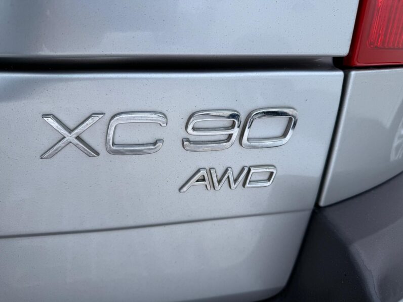 
								VOLVO XC90 pilns									
