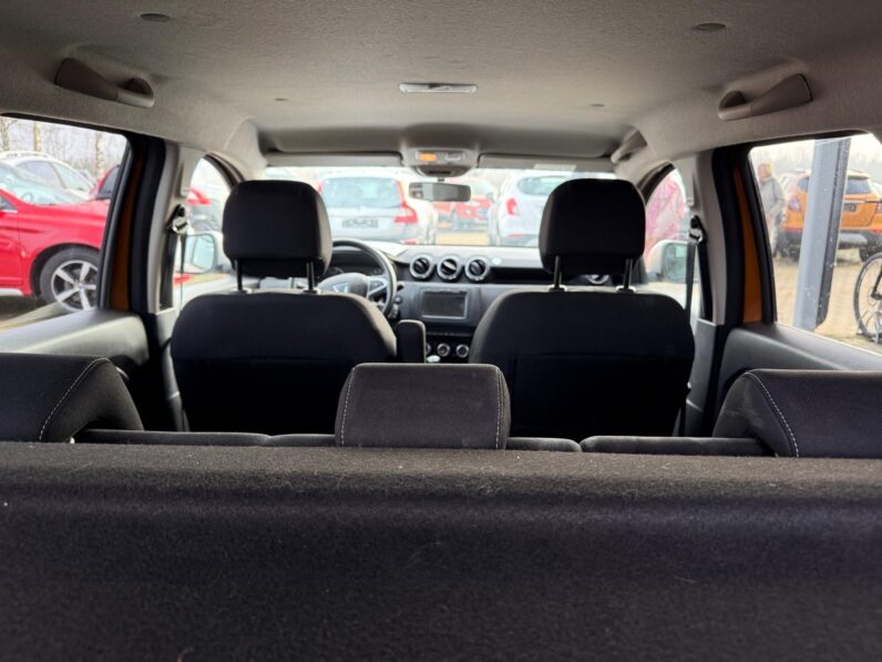 
								DACIA DUSTER pilns									