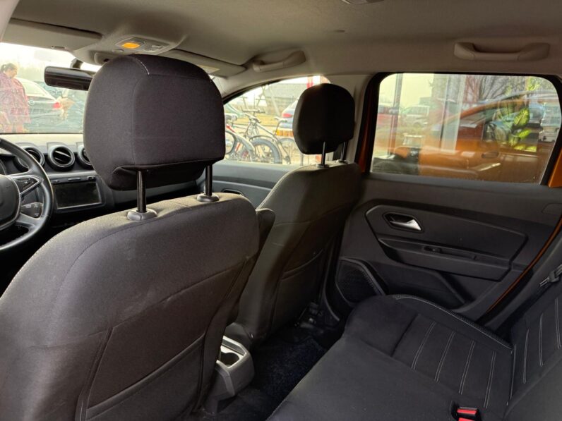 
								DACIA DUSTER pilns									