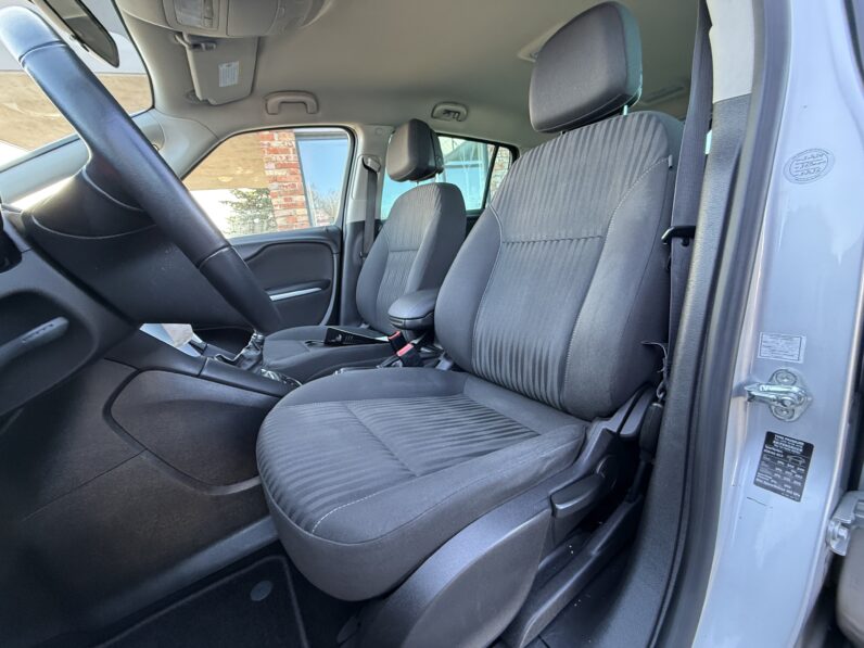 
								OPEL ZAFIRA TOURER pilns									