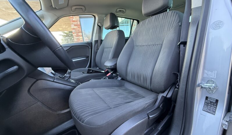
								OPEL ZAFIRA TOURER pilns									
