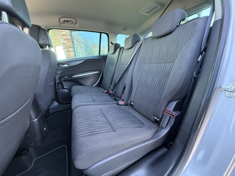 
								OPEL ZAFIRA TOURER pilns									
