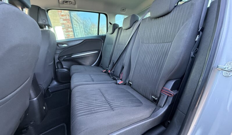 
								OPEL ZAFIRA TOURER pilns									