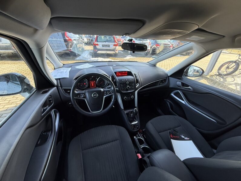 
								OPEL ZAFIRA TOURER pilns									
