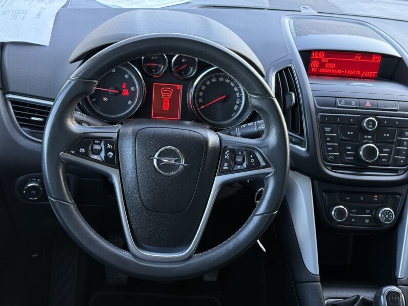 
								OPEL ZAFIRA TOURER pilns									