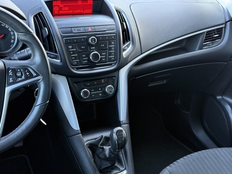 
								OPEL ZAFIRA TOURER pilns									
