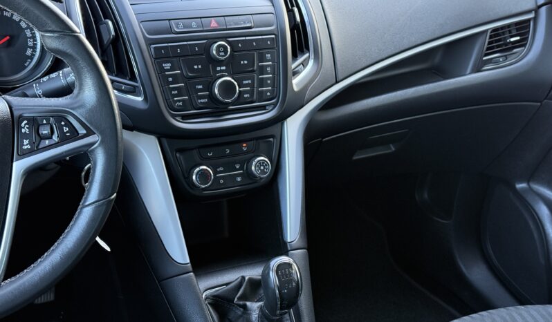 
								OPEL ZAFIRA TOURER pilns									