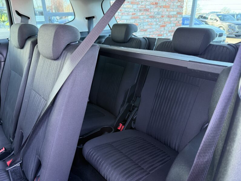 
								OPEL ZAFIRA TOURER pilns									