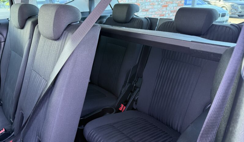 
								OPEL ZAFIRA TOURER pilns									