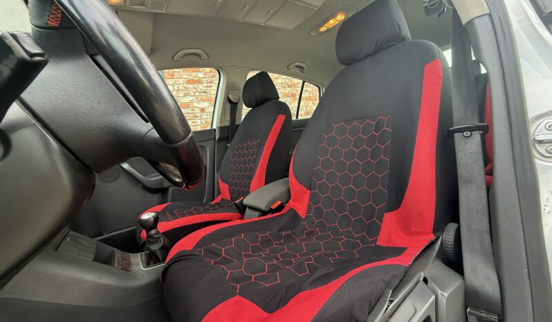 
								VW GOLF PLUS pilns									