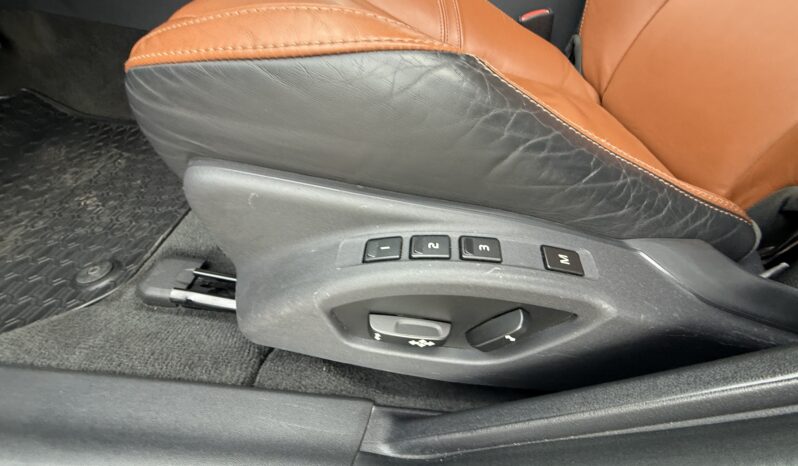 
								VOLVO V60 pilns									