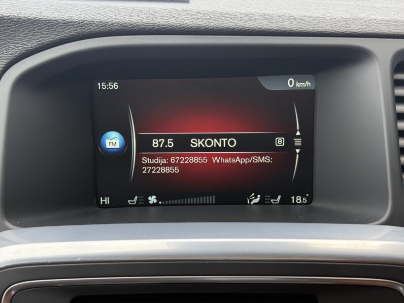 
								VOLVO V60 pilns									