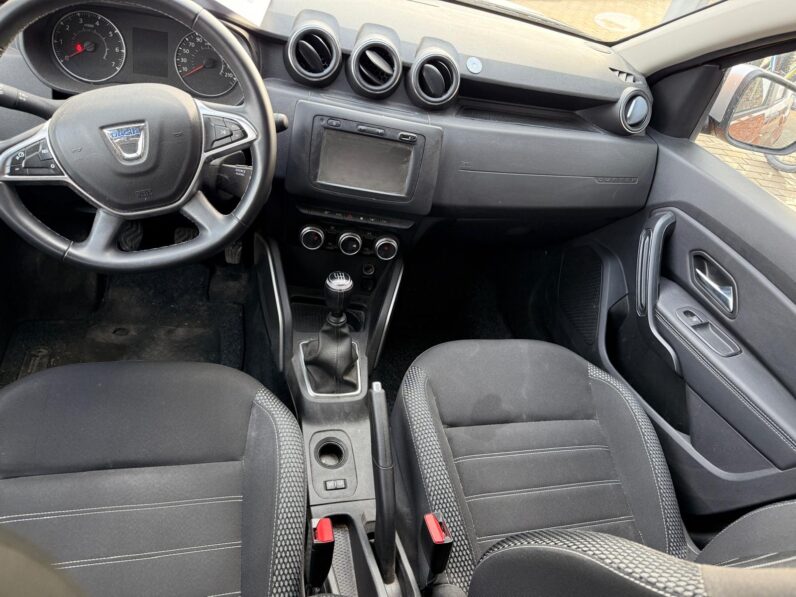 
								DACIA DUSTER pilns									