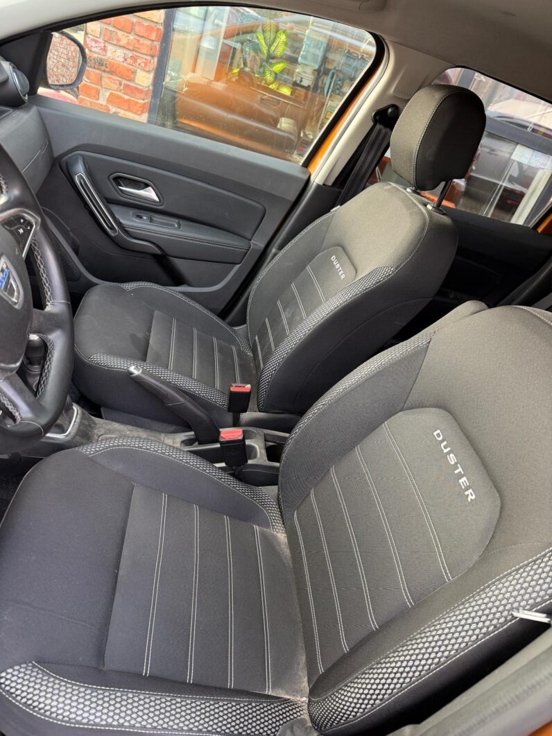 
								DACIA DUSTER pilns									