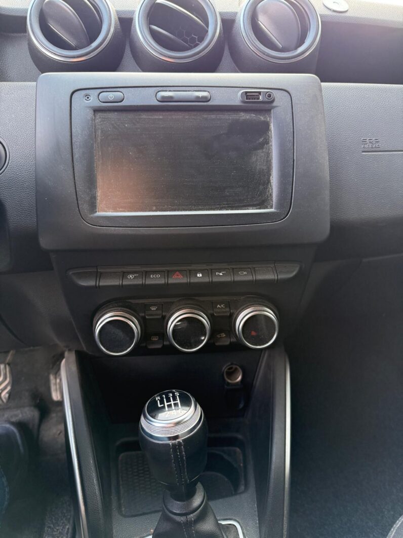 
								DACIA DUSTER pilns									
