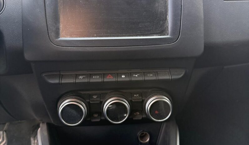 
								DACIA DUSTER pilns									