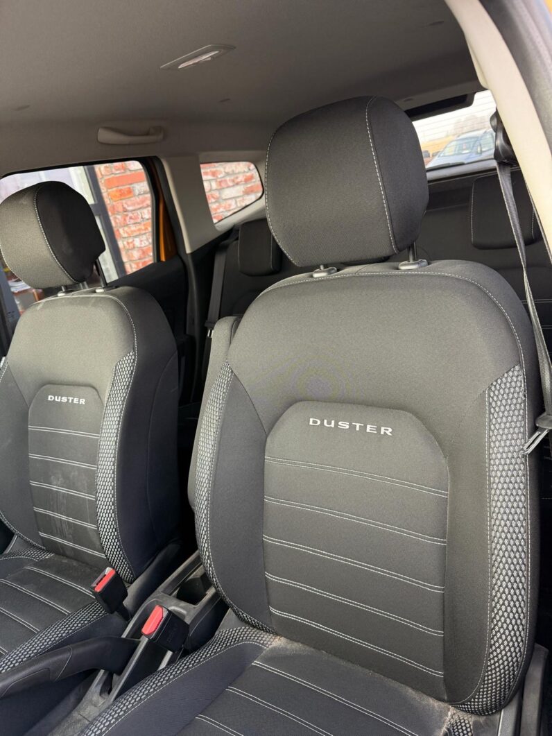 
								DACIA DUSTER pilns									