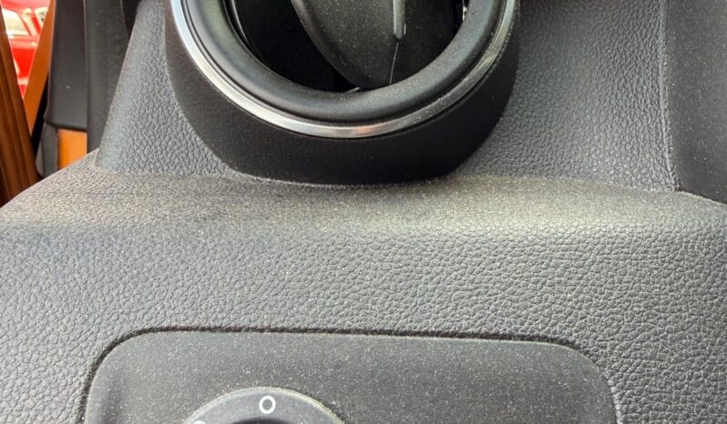 
								DACIA DUSTER pilns									