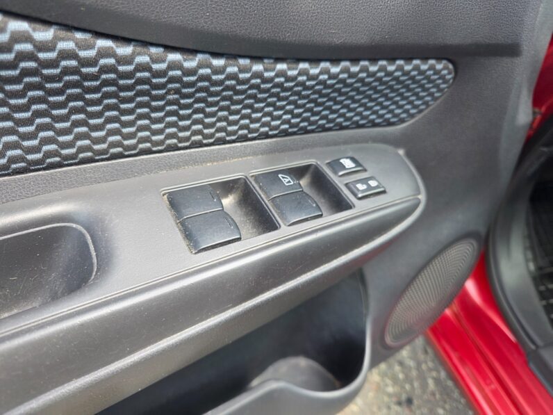 
								NISSAN NOTE pilns									