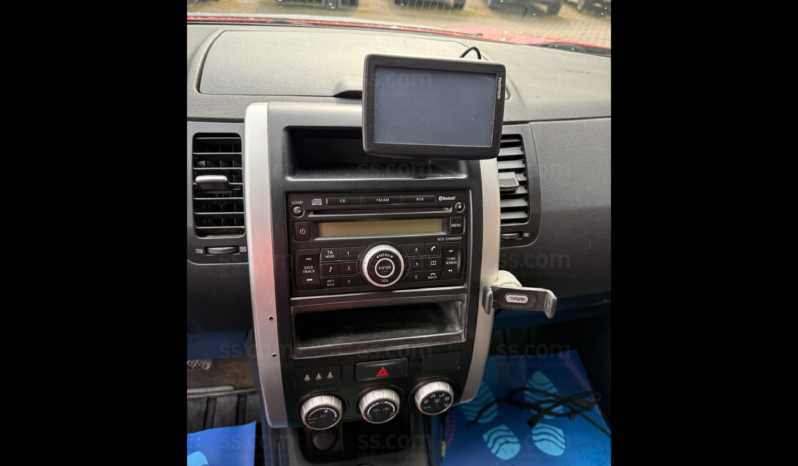 
								NISSAN X-TRAIL pilns									